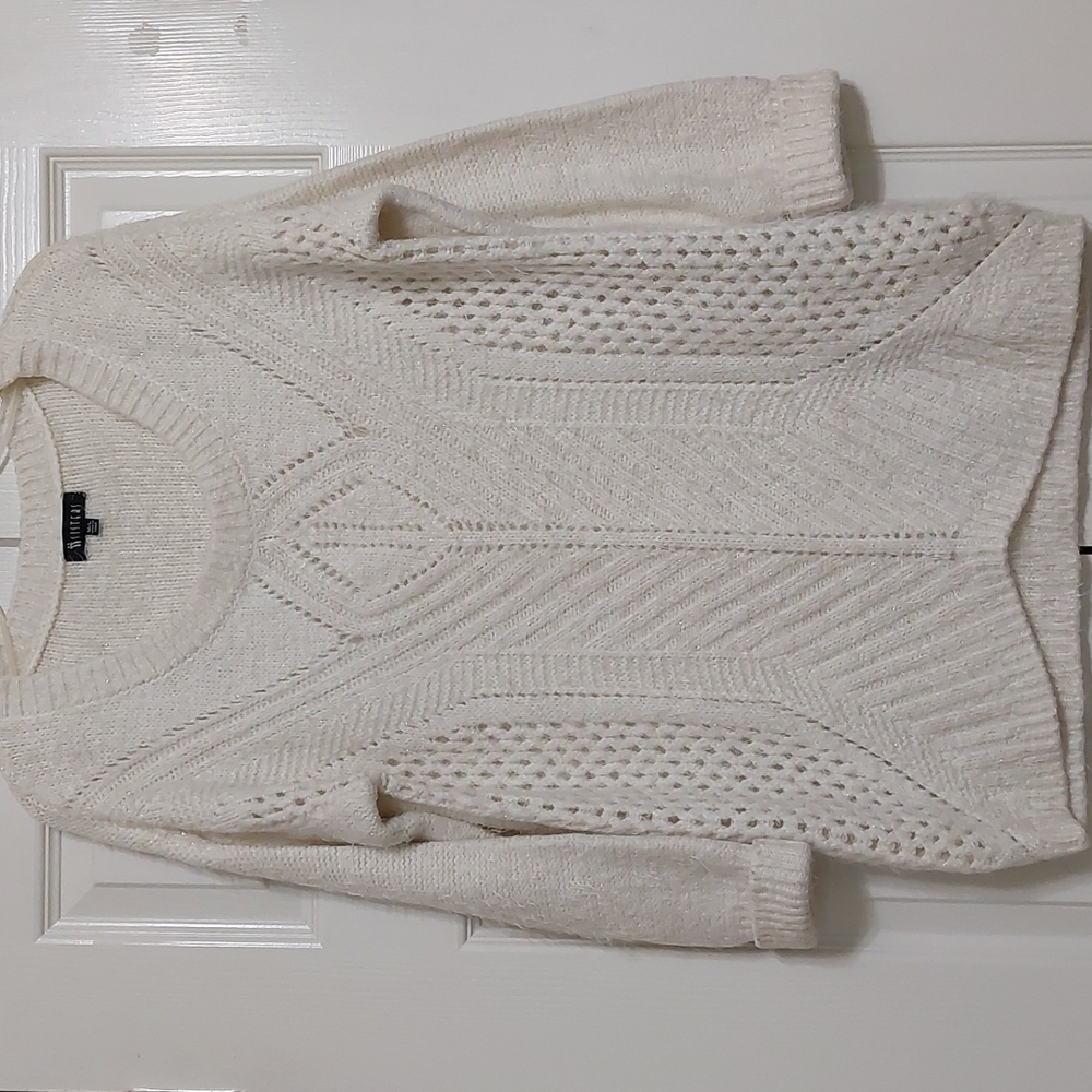 3 sisters Ivory fuzzy knit sweater Size m/l